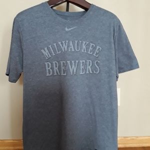 Nike Milwaukee Brewers tee shirt 😀😀😀Size Large